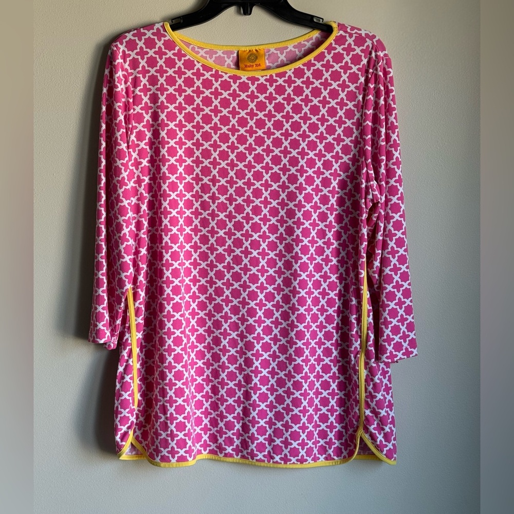 Ruby Rd Pink and White Geometric Tunic‎ Blouse Size Medium